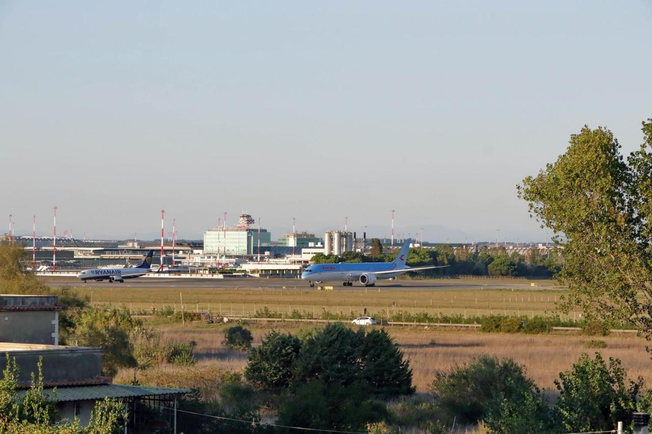 Bilocale Con Vista Sull'Aeroporto - Comodo Per Il Viaggio Fiumicino Exteriér fotografie
